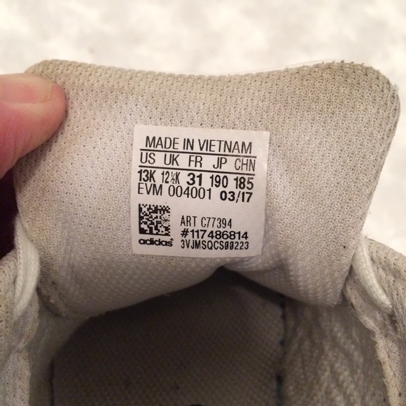 Kid’s adidas SuperStar Shoes - Picture 3 of 7